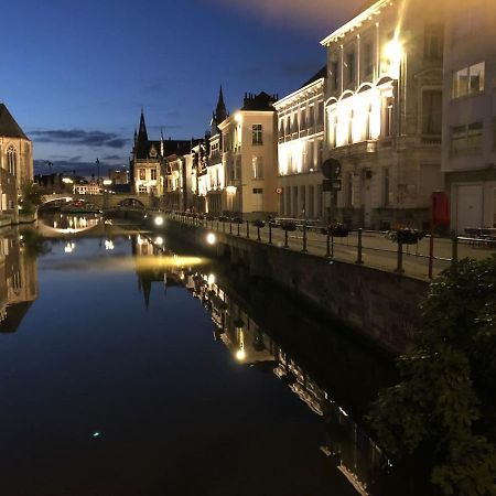 Studio Medieval City Center At River De Leie Gent Exteriér fotografie